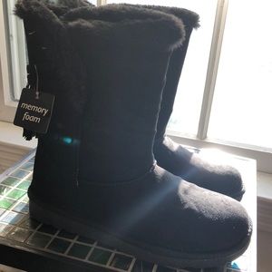 Brand new Arizona size 5 boots